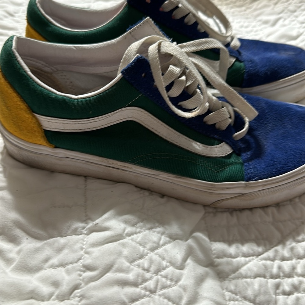 Colored vans - Picture 3 of 8